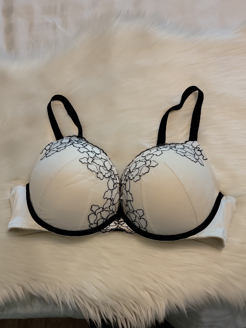 Torrid Curve Bra Women's 44D White Floral